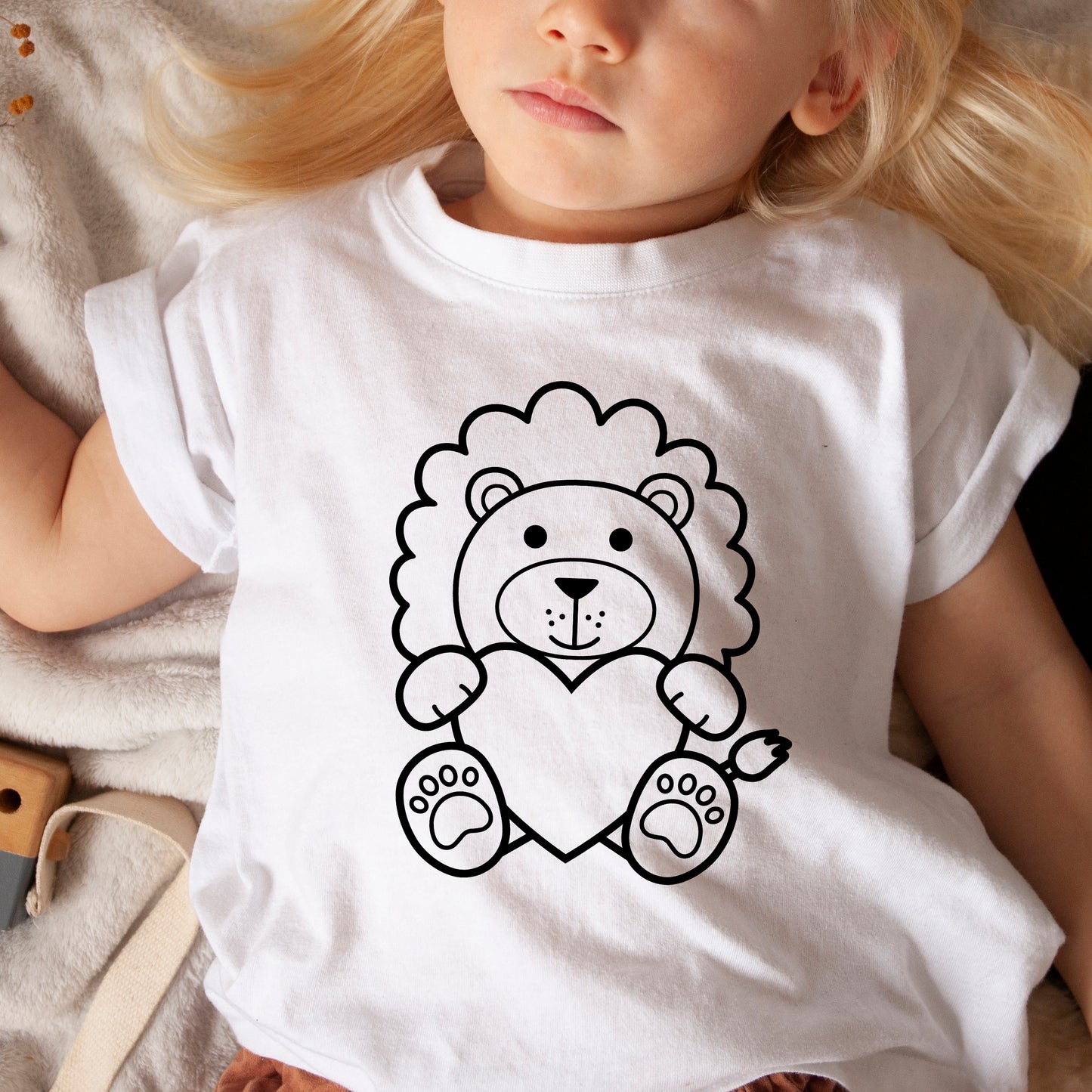 Lion with Heart SVG, Valentine Lion Vector, Cute Lion Clip Art, Boy Girls Lion Birthday Shirt PNG, Lion with Love Cut files Digital Download